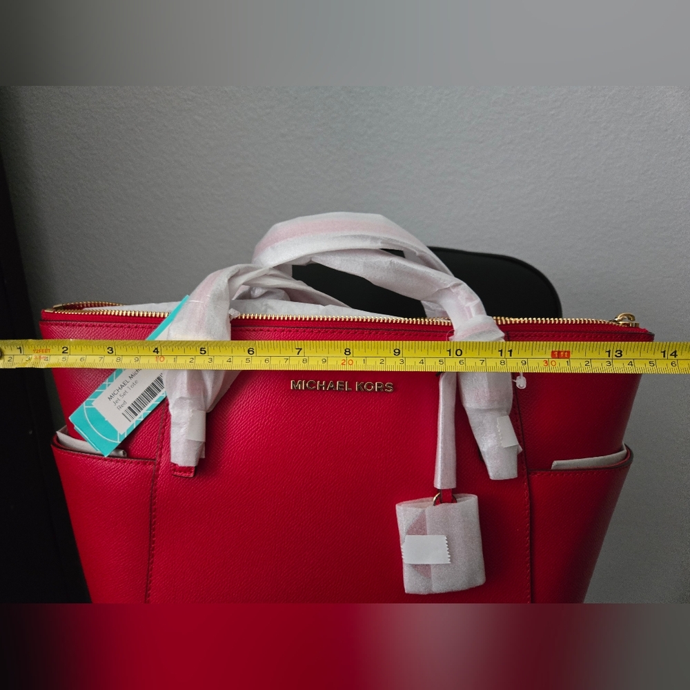 Michael Kors Jet Set Tote Red - Perfect for Christmas! - Picture 9 of 12